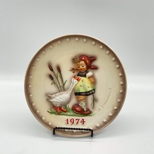 Hummel Porcelain Plate, 1974 Girl With Goose 4th Annual Plate